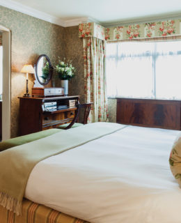 London luxury travel review