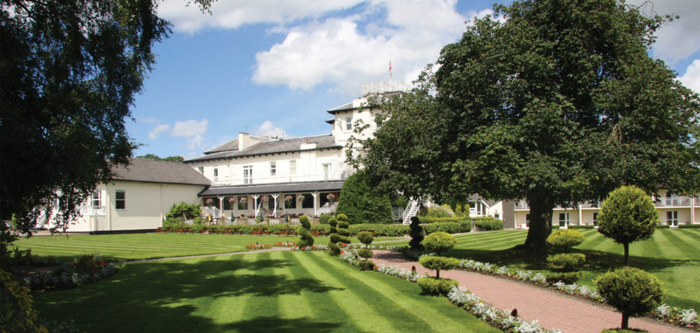 sunday lunch at the lawns