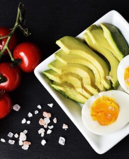 tomatoes, avocado & an egg