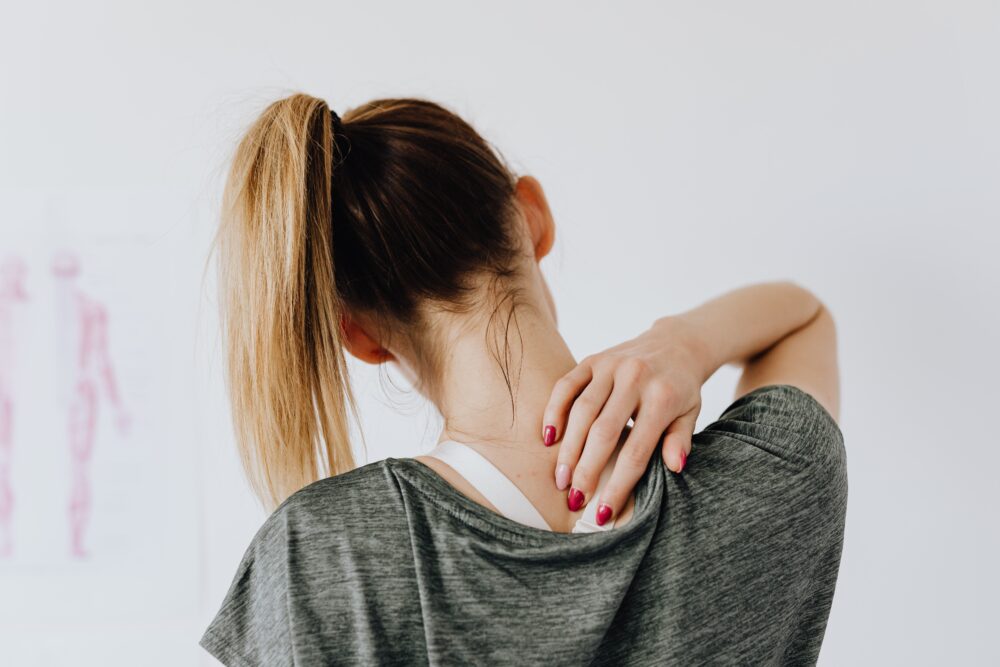 woman with a sore shoulder